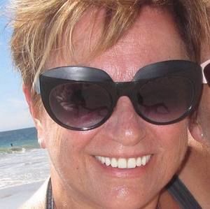 Meet your Posher, Esterina